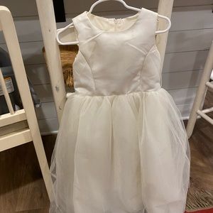David’s bridal girls size 4 flower girl dress